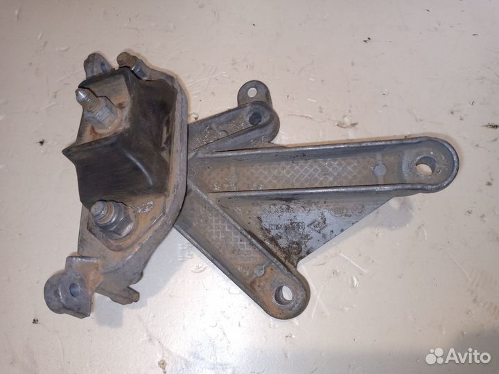 Подушка МКПП Renault Logan