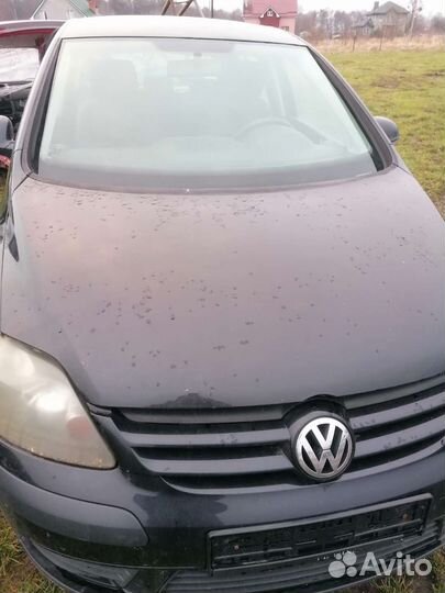 Капот Гольф 5 plus 2008