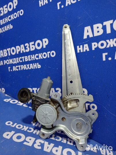 Задний правый стеклоподъемник Toyota Highlander