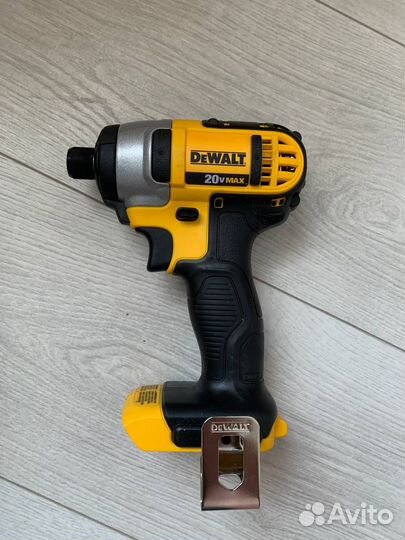 Набор инструмента Dewalt dck240c2