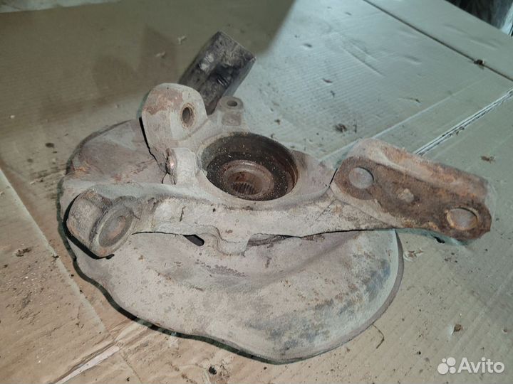 Ступица передняя правая Toyota Camry XV10