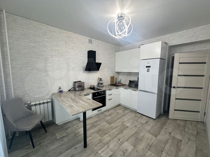 2-к. квартира, 58 м², 4/9 эт.