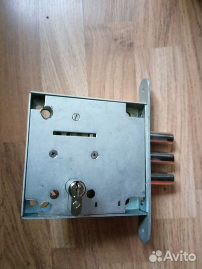 Замок врезной Цербер