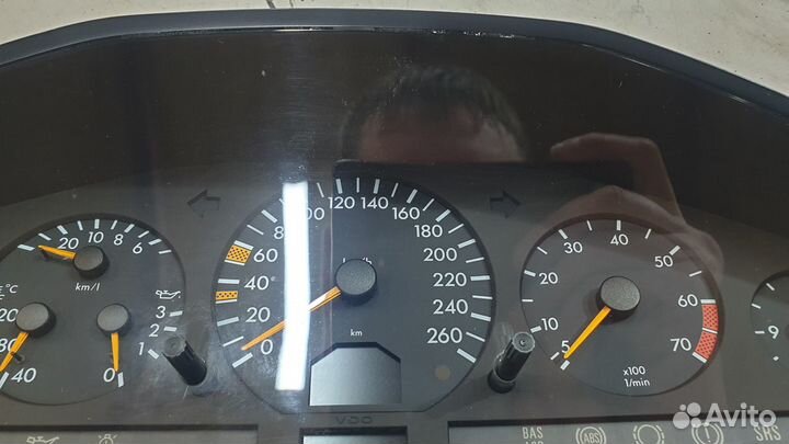 Приборная панель на Mercedes-Benz W140