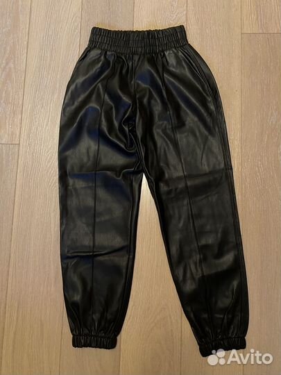 Кожаные брюки bershka