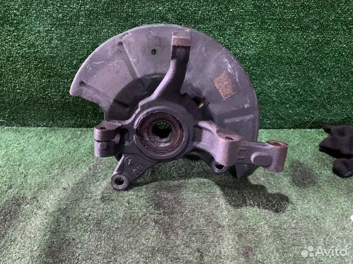 Ступица передняя левая Mazda Mpv LW3W