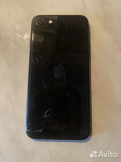 iPhone SE, 64 ГБ