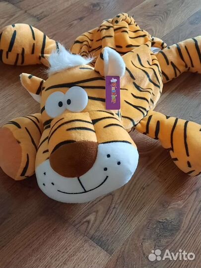 Игрушки: сумочка-мишка, ежик, тигрик, панды,зайчик