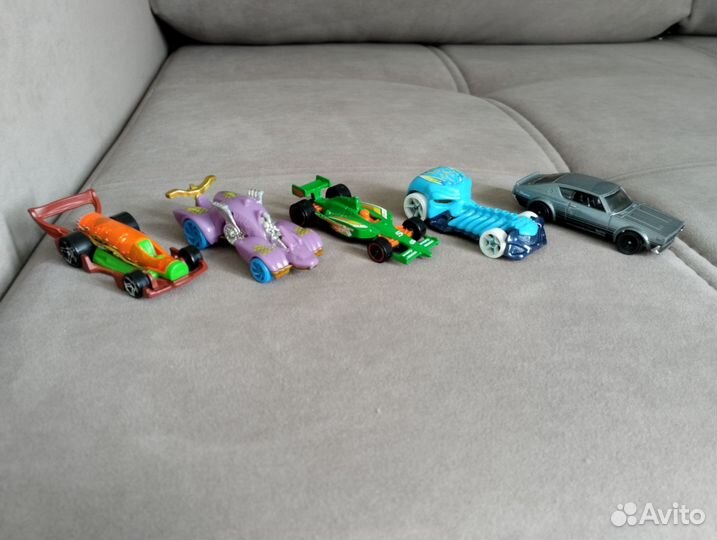Hot wheels машинки