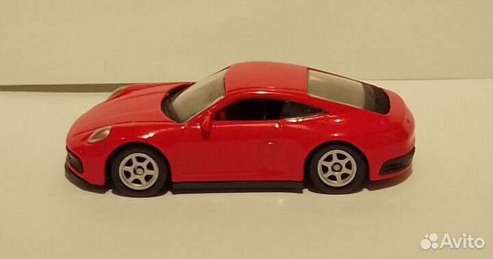 Машинка 1:60 Welly NO.52392 Porsche911 Carrera 4S