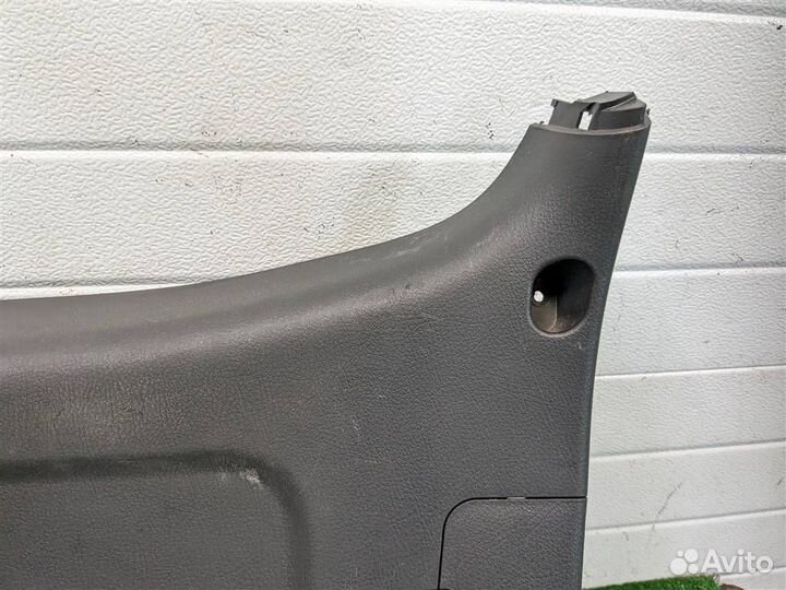 Обшивка крышки багажника KIA Sorento 2 (XM) 2010