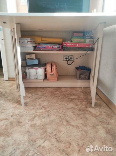 Стол письменный, складной