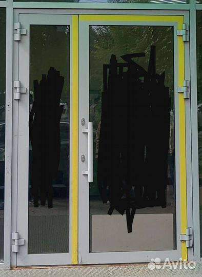 Дверь входная алюминиевая бу