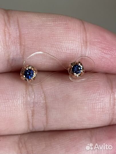 Золотые серьги пусеты с сапфирами