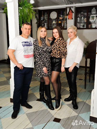 Ведущая + DJ, живая музыка, вокал, дым, свет