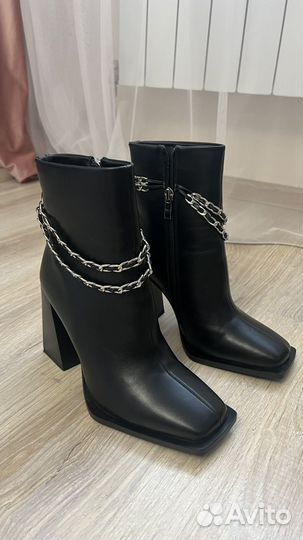 Ботильоны на высоком толстом каблуке