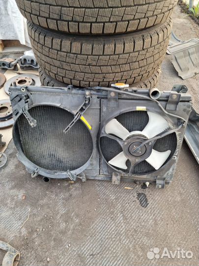 Радиатор двигателя Mitsubishi Diamante