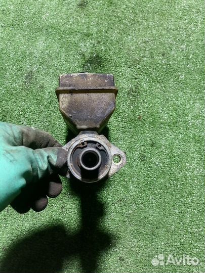 Цилиндр тормозной главный Renault Logan