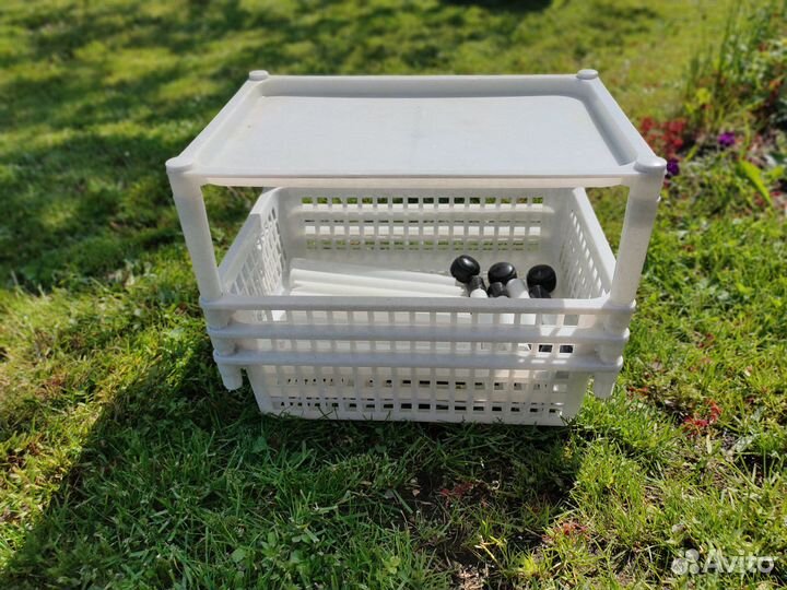 Этажерка на колесиках с ящиками