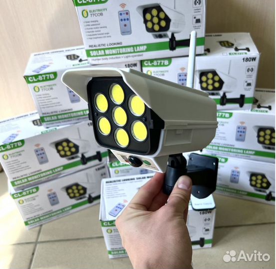 Уличный фонарь с датчиком движения в виде камеры