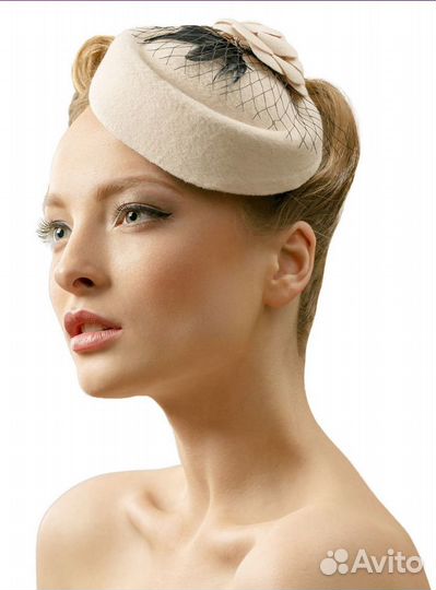 Новая фетровая дамская шляпка