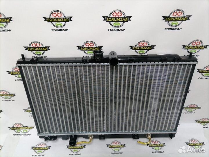 Радиатор охлаждения двигателя Mitsubishi Lancer IX