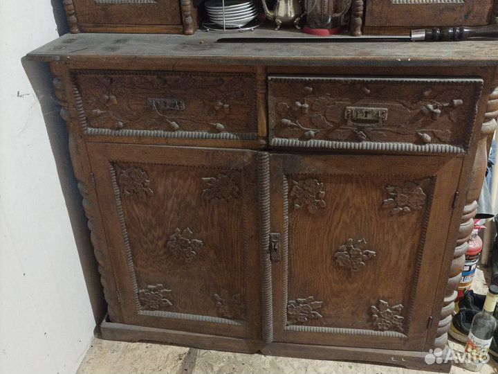 Старинный буфет