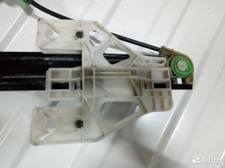 Стеклоподъемник Audi A1 caxa