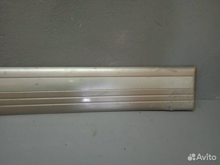 Накладка двери передняя правая Toyota Land Cruiser