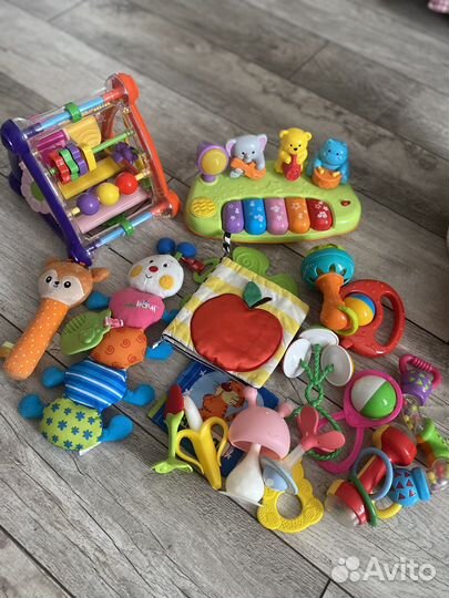 Игрушки для малыша пакетом