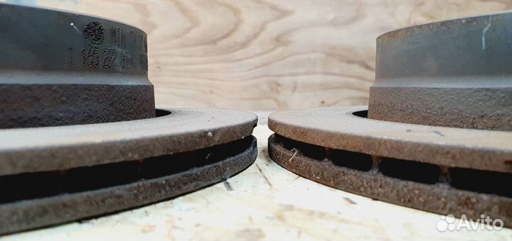 Тормозные диски зад комплект BMW E46