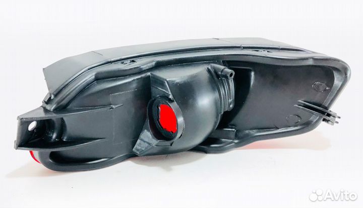 Фонарь левый задний в бампер Lexus RX 300