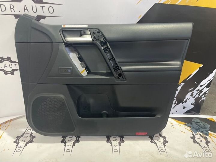 Обшивка двери передняя правая Toyota Land Cruiser