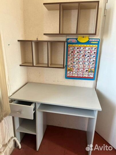 Письменный стол