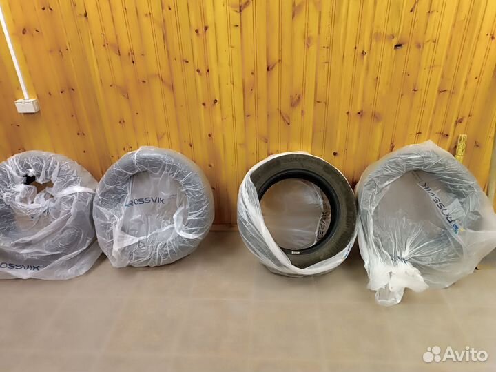 Continental ComTracWinterViking 1 215/55 R17