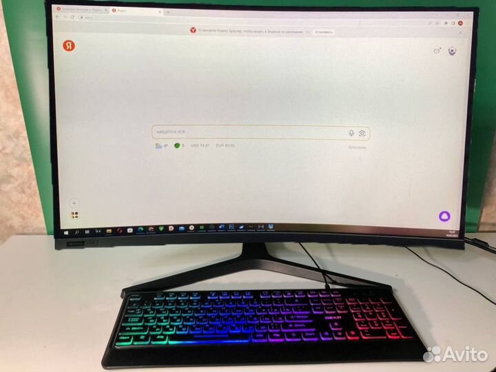 Изогнутый монитор Samsung 27' 240Hz