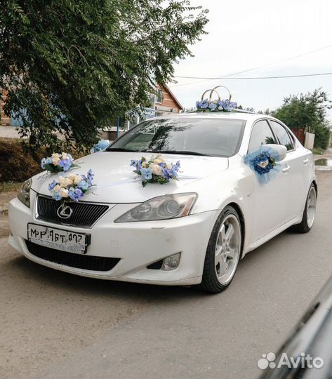 Прокат свадебных украшений для автомобилей