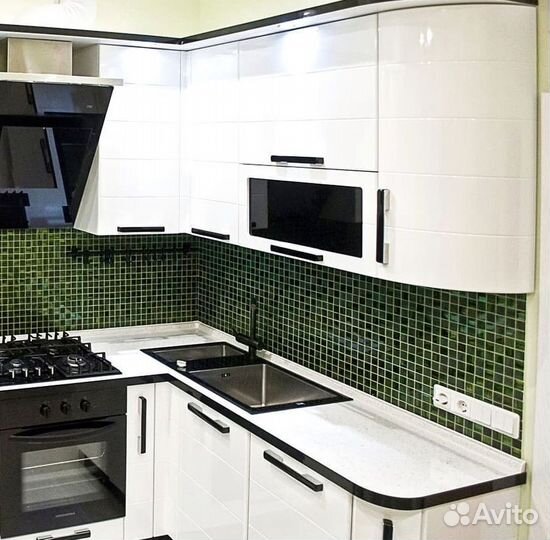 Кухонный гарнитур в современном стиле на заказ