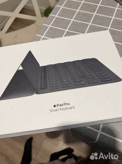 Apple smart keyboard 10 5
