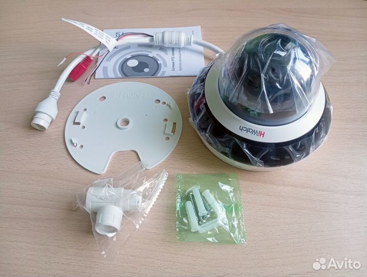 Камера IP 4Мп HiWatch DS-I405M(C) поворотн, микроф