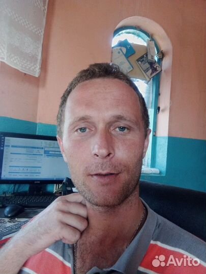 Заправщик на АЗС