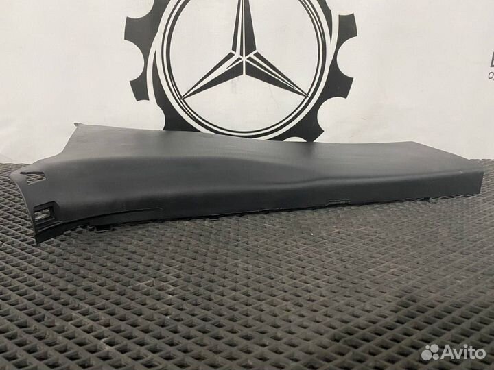 Обшивка центральной стойки правая Mercedes-Benz