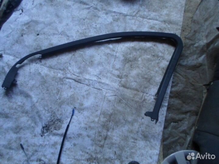 Уплотнитель двери передней правой (внутри двери )