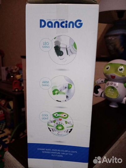 Робот танцующий
