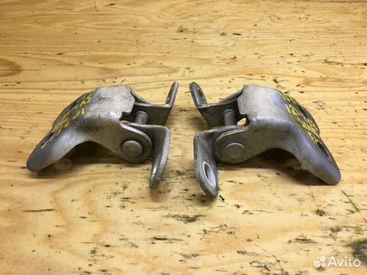 Петля двери передняя левая Toyota Nadia SXN15 3SFE