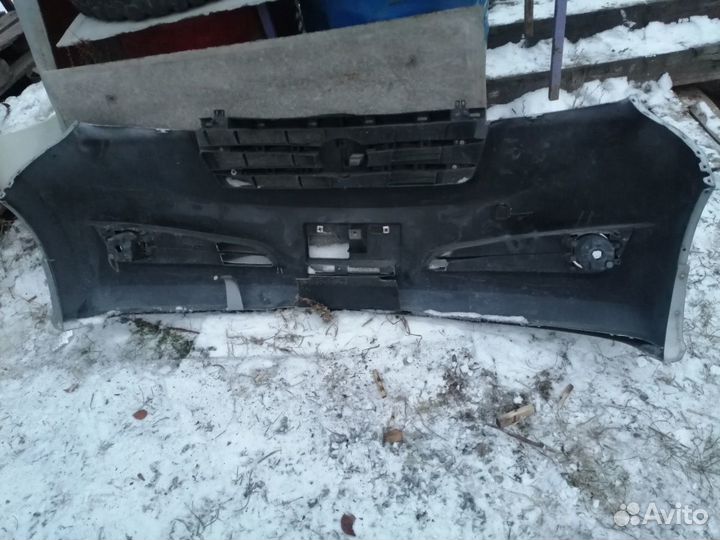 Бампер Toyota BB