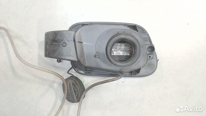 Лючок бензобака Volkswagen Touareg, 2010