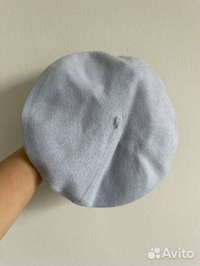 Берет небесно-голубого цвета новый