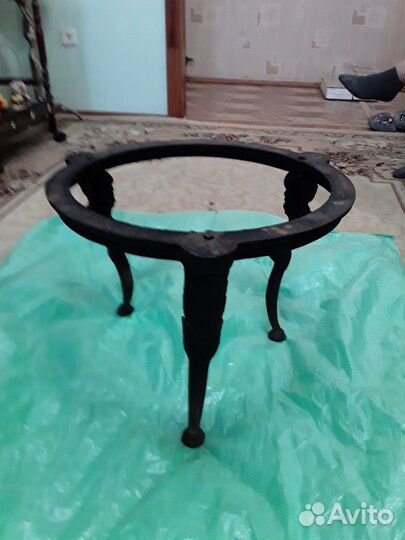 Подставка под казан или журнальный столик художест