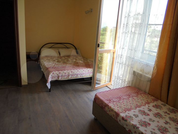 Комната 18 м² в 5-к., 2/3 эт.